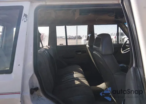 1992 Jeep Cherokee Laredo z USA, uszkodzony, nr VIN 1J4FJ58S9NL250248